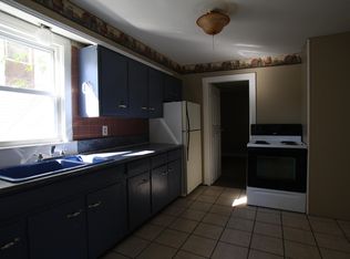 133 Main St APT 3, Fairfield, ME 04937