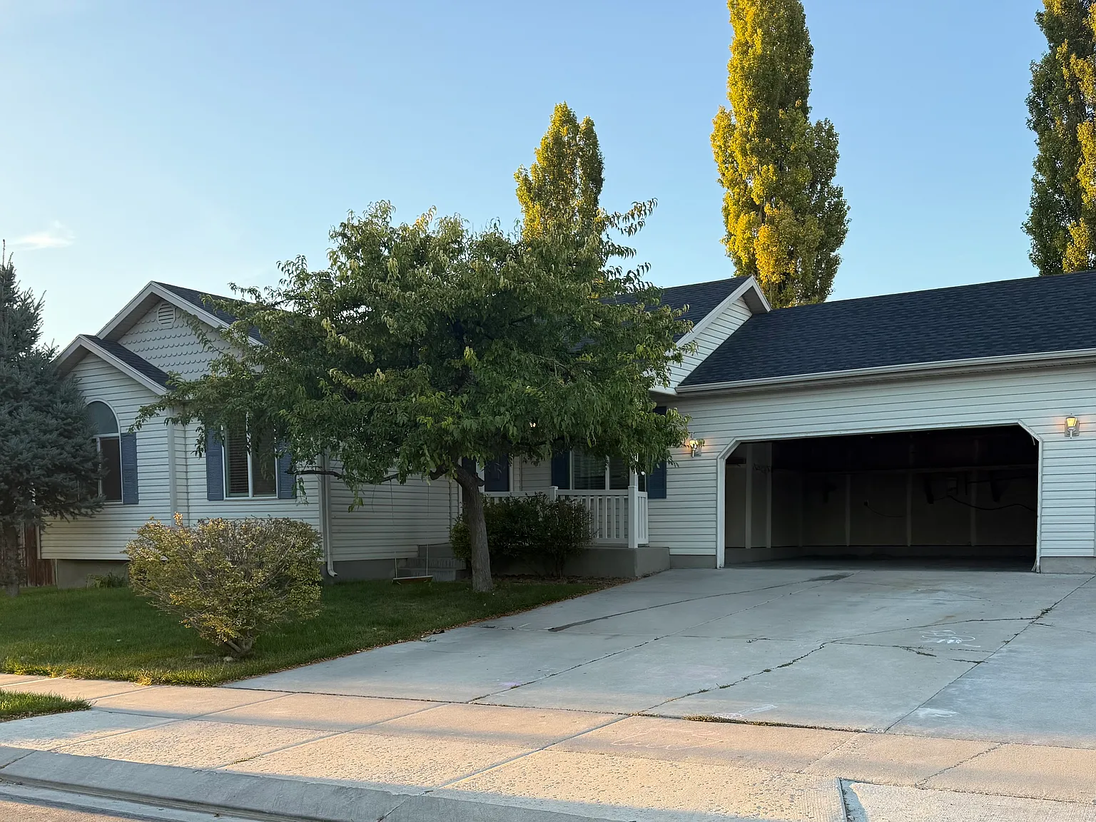 4 bed, 2118 sqft, $2,500 — Photo 2