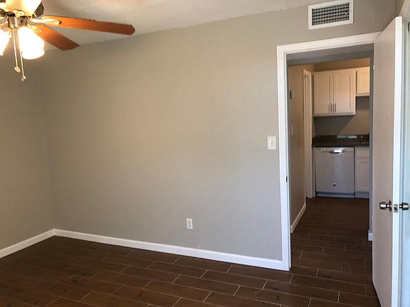 3rd image of 1016 E Maryland Ave #8