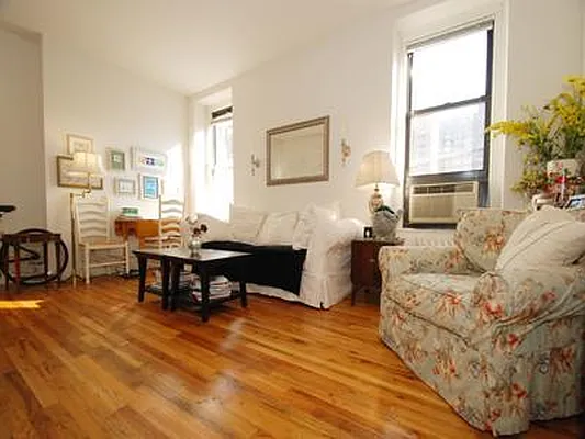 Rented by Buchbinder & Warren | media 17