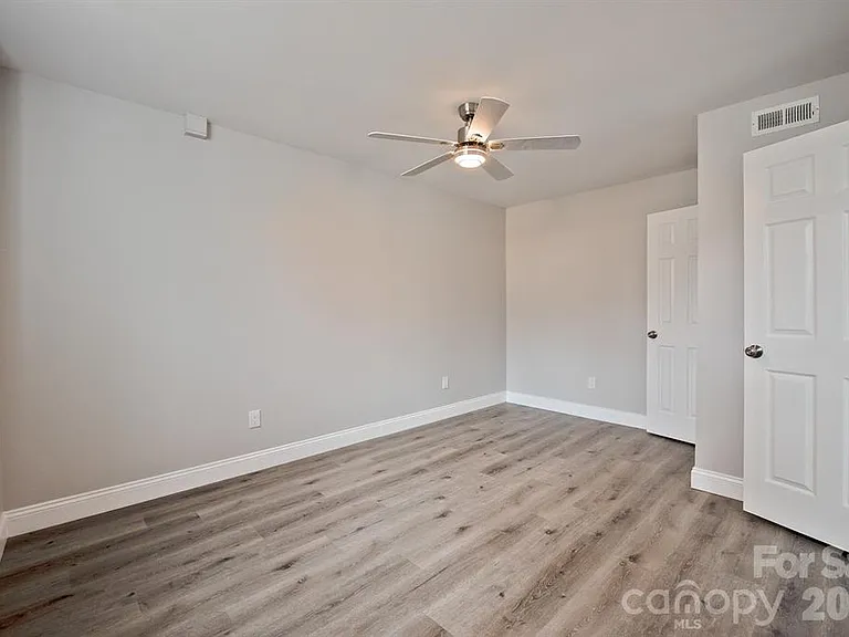 1404 Nottingham Rd — Photo 27