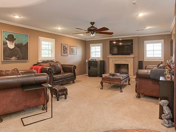 4th image of 2318 Juniper Dr