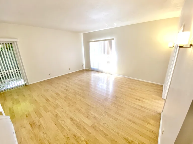 1509 Montana Ave — Photo 15