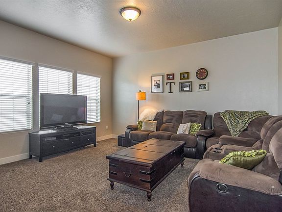 4th image of 144 E Carbonell Way