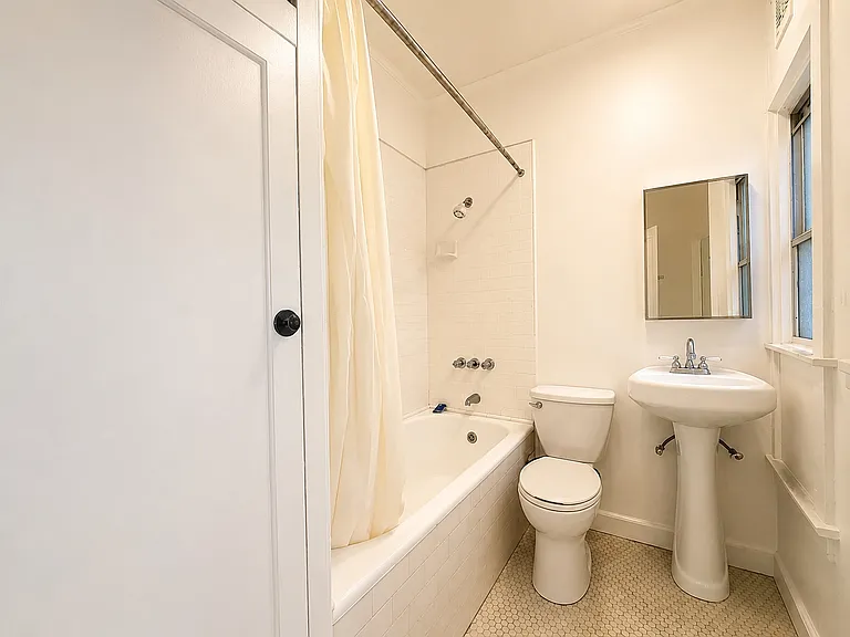 1044 E Appleton St #3 — Photo 8