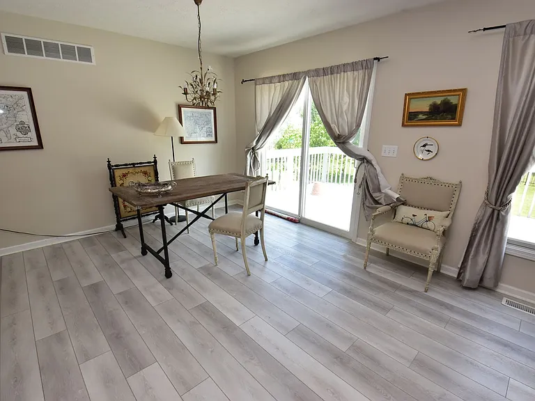 18153 Lisbon Dr — Photo 7