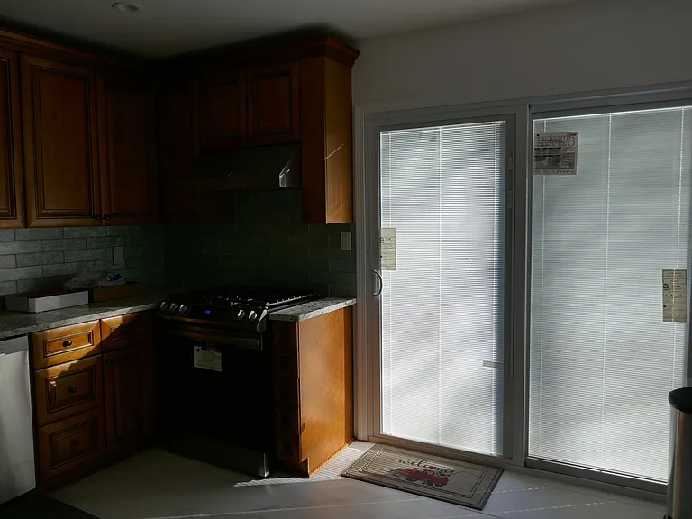 1243 Hanover Pl — Photo 14