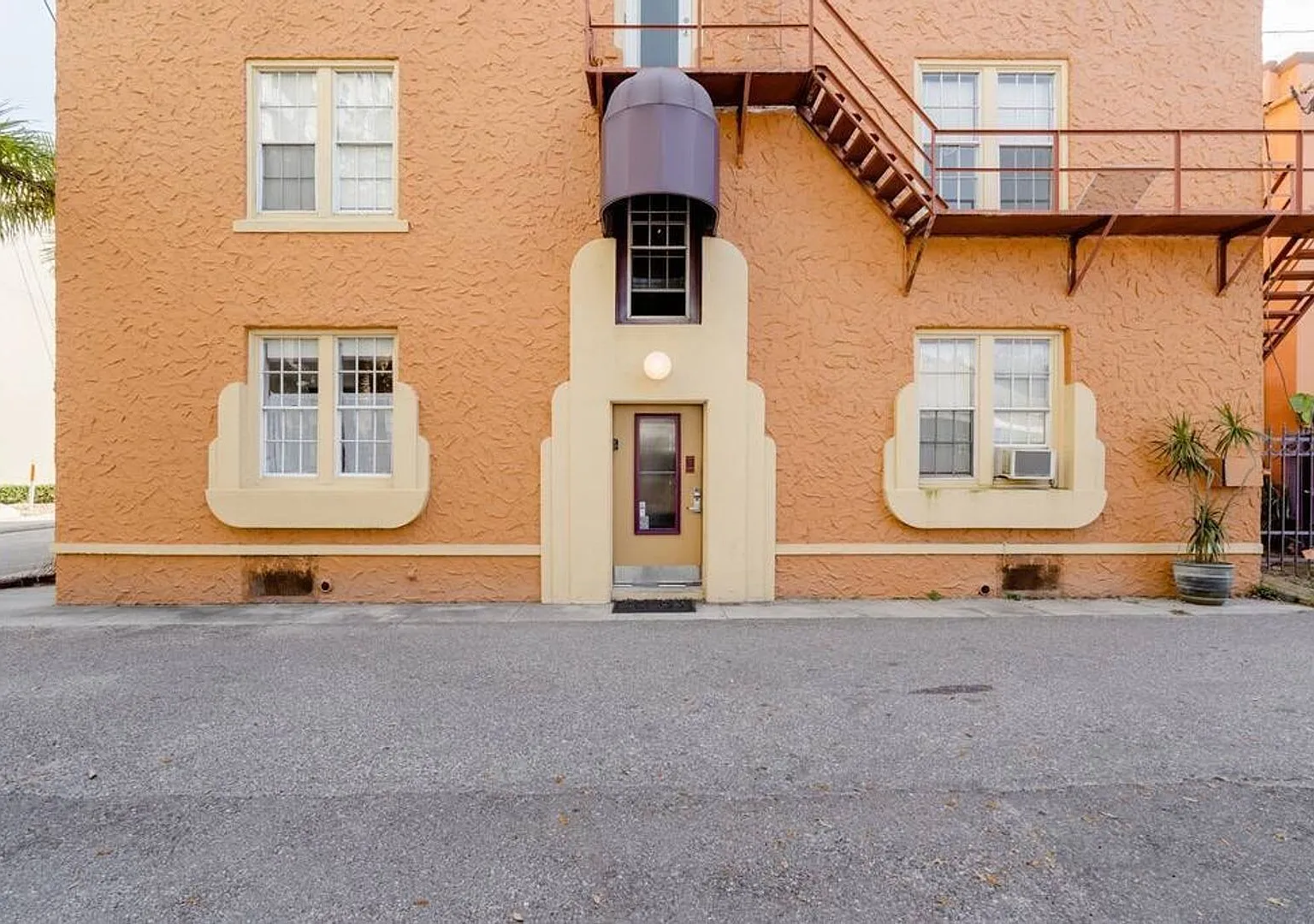 Multifam units available for rent in Sarasota, near Ringling and local beaches. — Photo 2