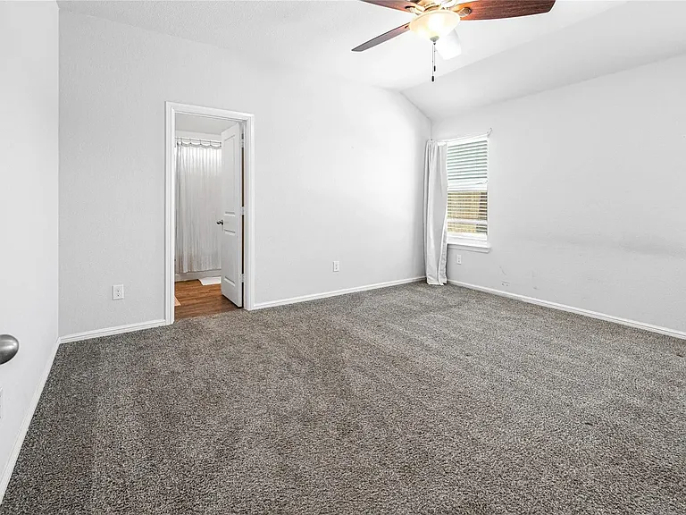 9300 Fox Hill Dr — Photo 12