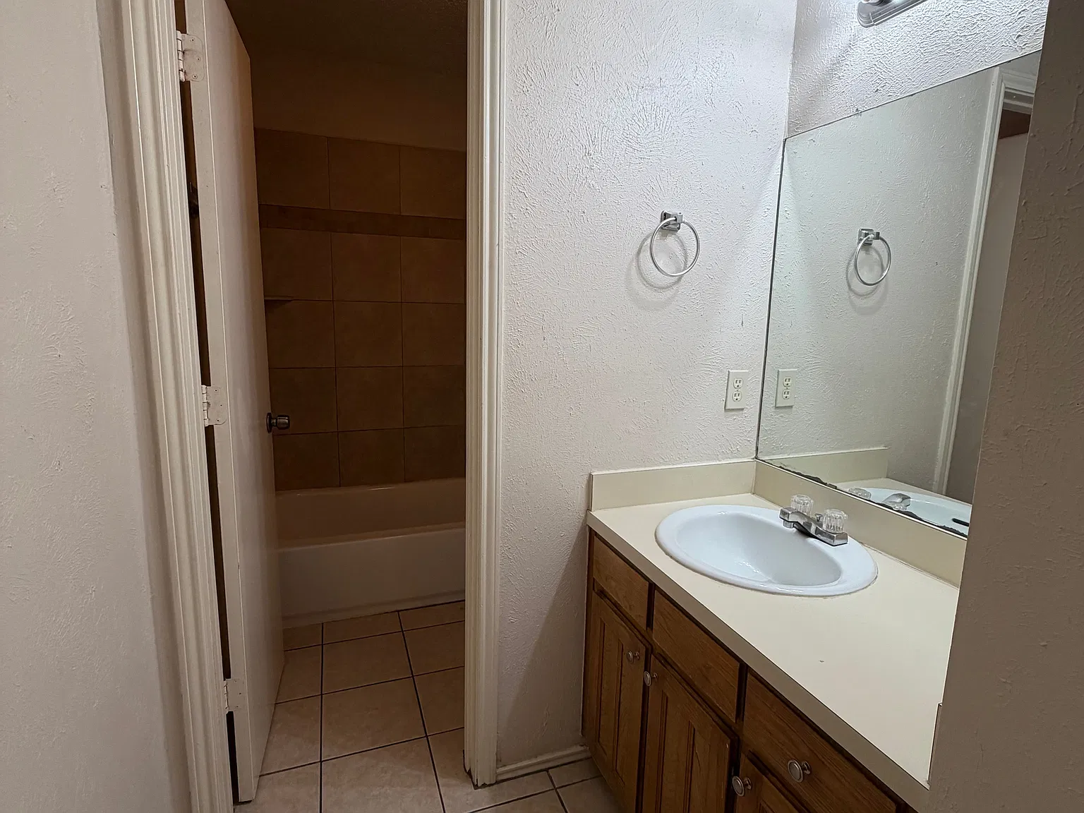 5524 Lewis Court - Unit C — Photo 3