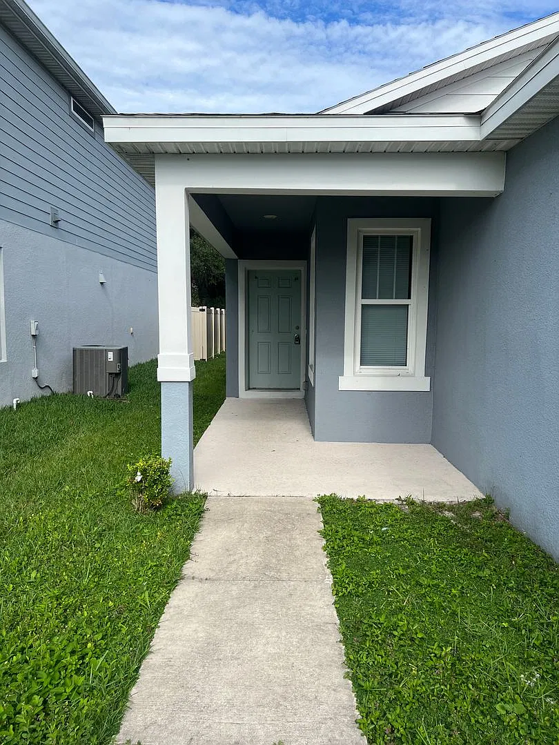 Beautiful 4-Bedroom Home in Cypress Hammock Kissimmee, FL — Photo 2