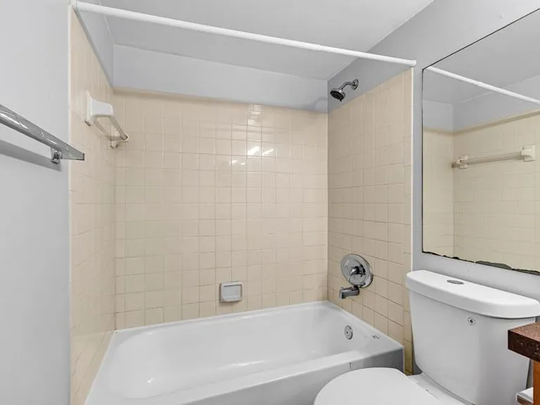 760 Executive Center Dr #32-12-32 — Photo 13