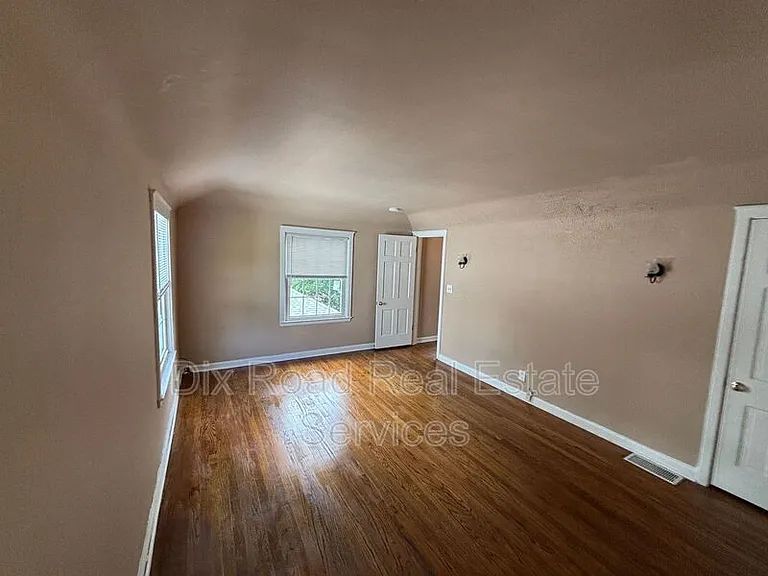 502 N Dick Ave — Photo 21