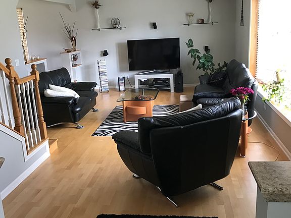 3rd image of 200 S Leonard Ln