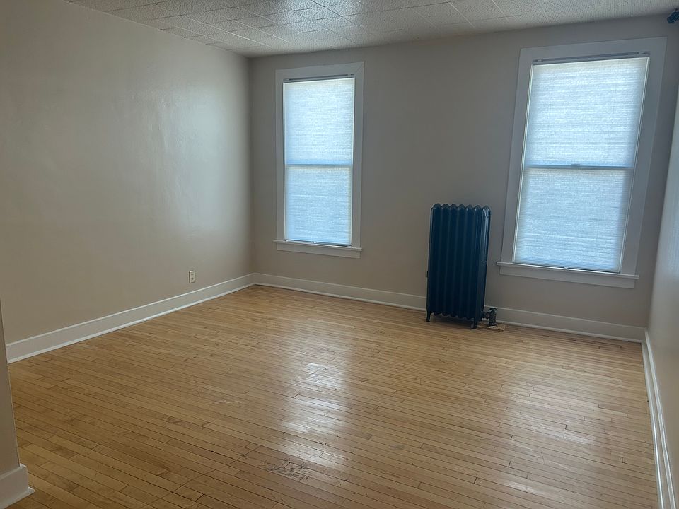 1st image of 111 Broadway Ave #25
