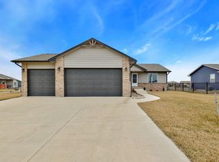 2244 W Country Lakes St, Haysville, KS 67060