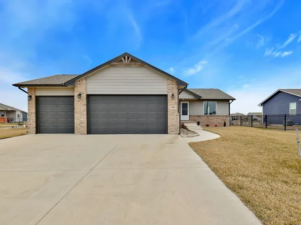 2244 W Country Lakes St, Haysville, KS 67060