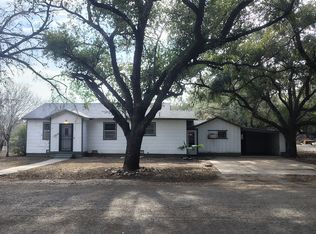 733 SW 9th St, Premont, TX 78375