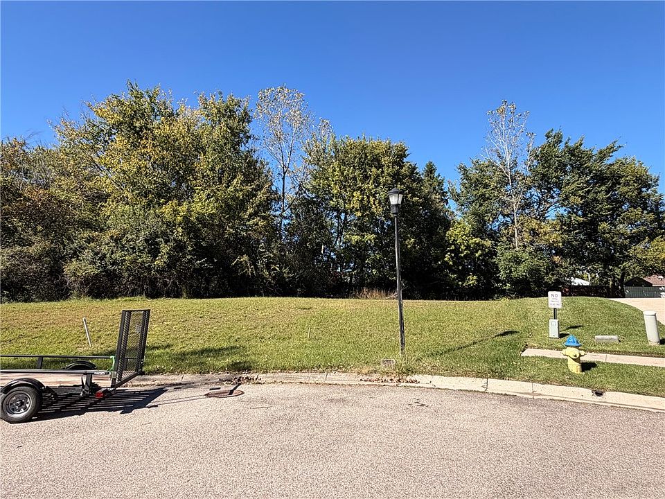 2nd image of 2443 Greystone Ln
