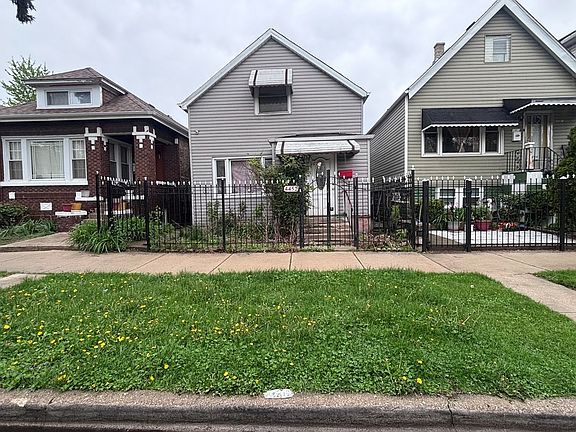 2nd image of 4452 S Mozart St