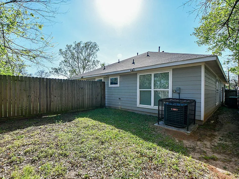 6747 England St #A — Photo 31