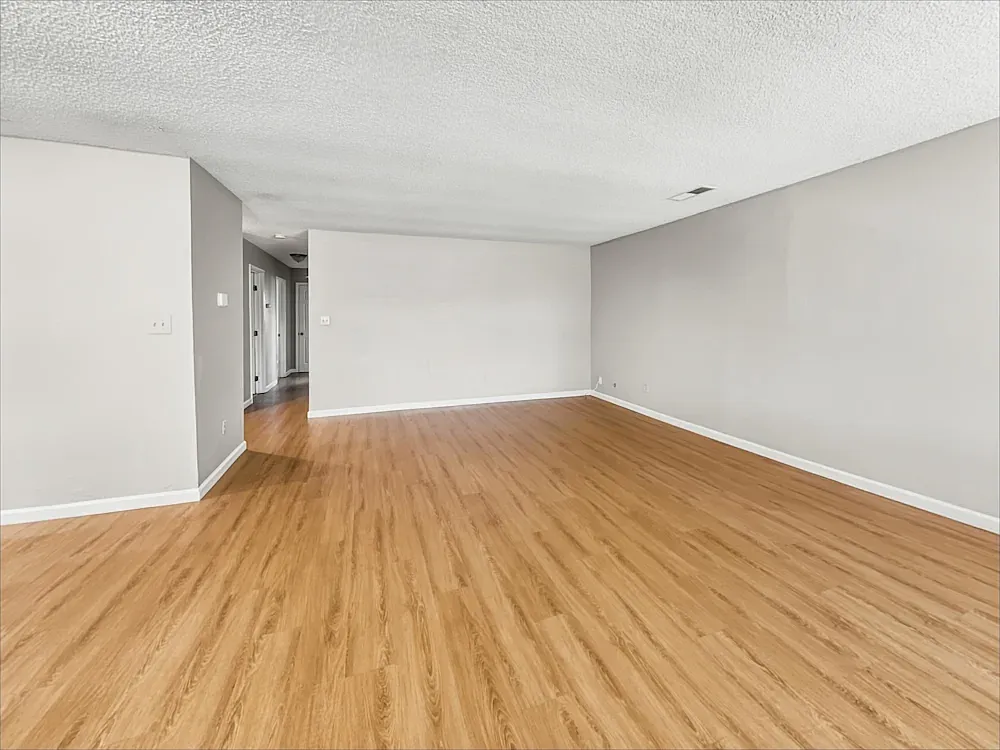 Building Photo - 1499 Ashwood Dr