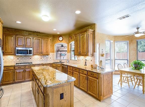5th image of 3108 Woodberry Dr