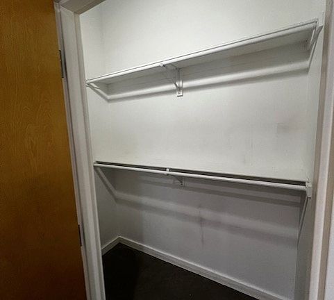 5th image of 323 W Jefferson Blvd #207