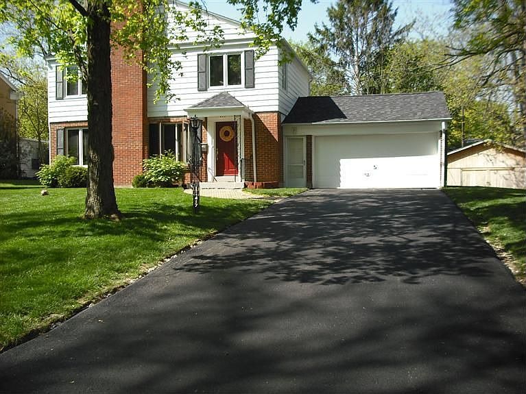 1st image of 417 Canterbury Dr
