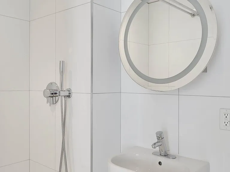 329 Pleasant Ave #6B — Photo 9