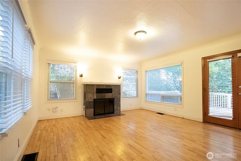 4th image of 11634 25th Avenue S