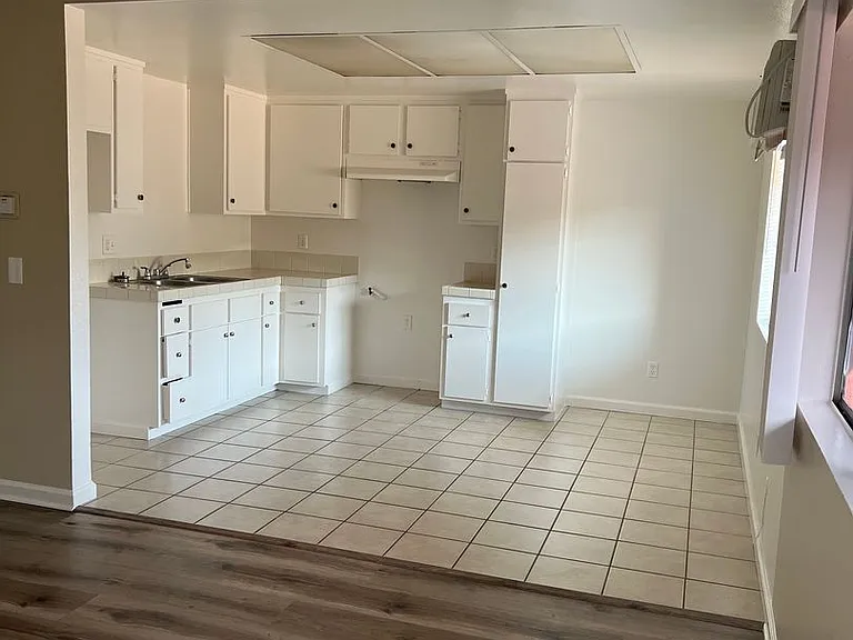 5140 Oakland St — Photo 4