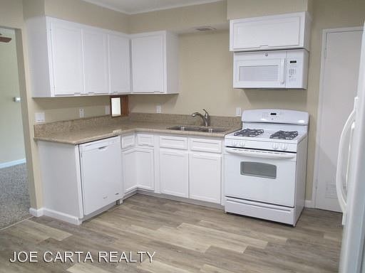 2nd image of 3910 Donna Ave