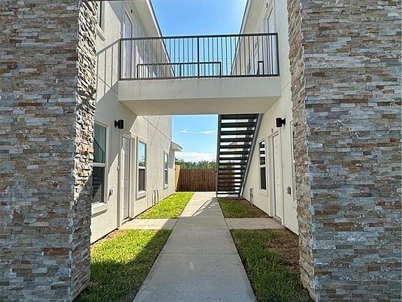 3rd image of 209 Rafael Dr APT 2