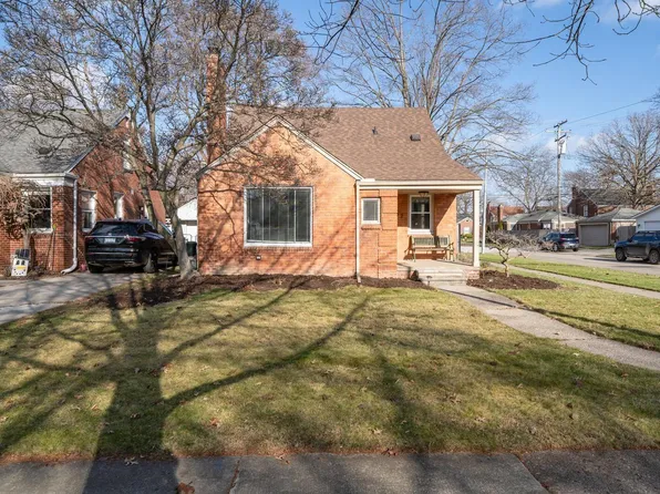 1952 Oxford Rd, Grosse Pointe Woods, MI 48236