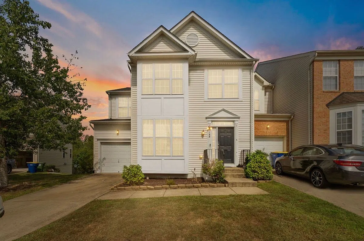 5 bed, 4.0 bath, 3222 sqft, $3,150 — Photo 1