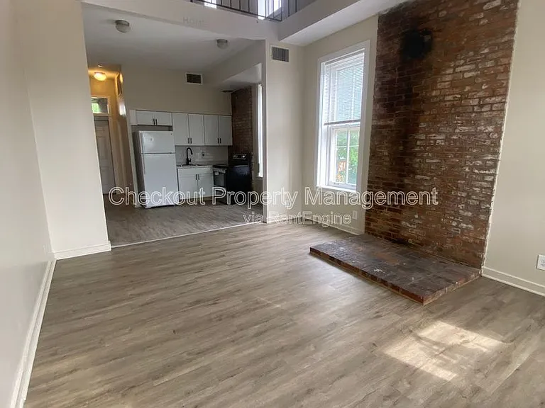 2301 S 11th St — Photo 1