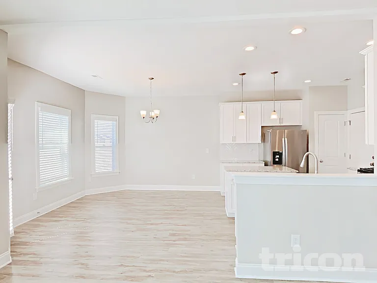 834 Lakemont Dr — Photo 6