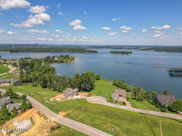 625 Cypress Pointe Dr, Lenoir City, TN 37772