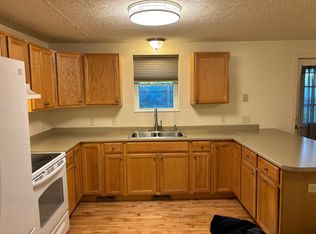 100 Strawberry Ave #11, Lewiston, ME 04240