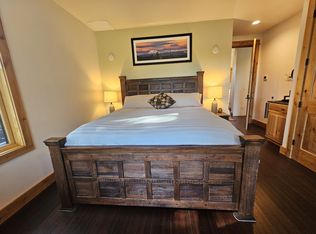 17320 Spring River Rd, Bend, OR 97707