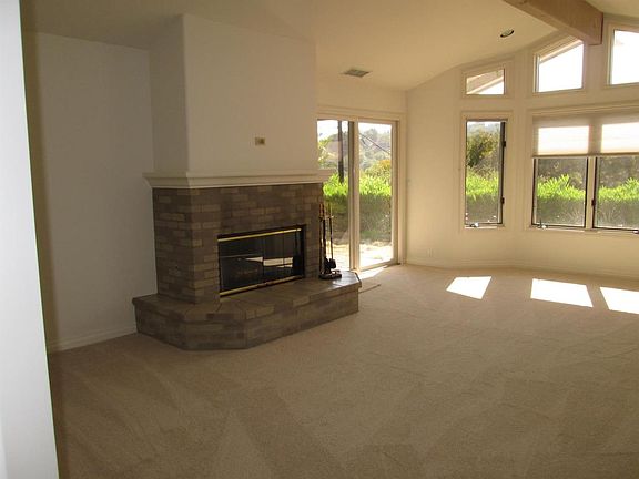 4th image of 946 Camino Del Retiro #946
