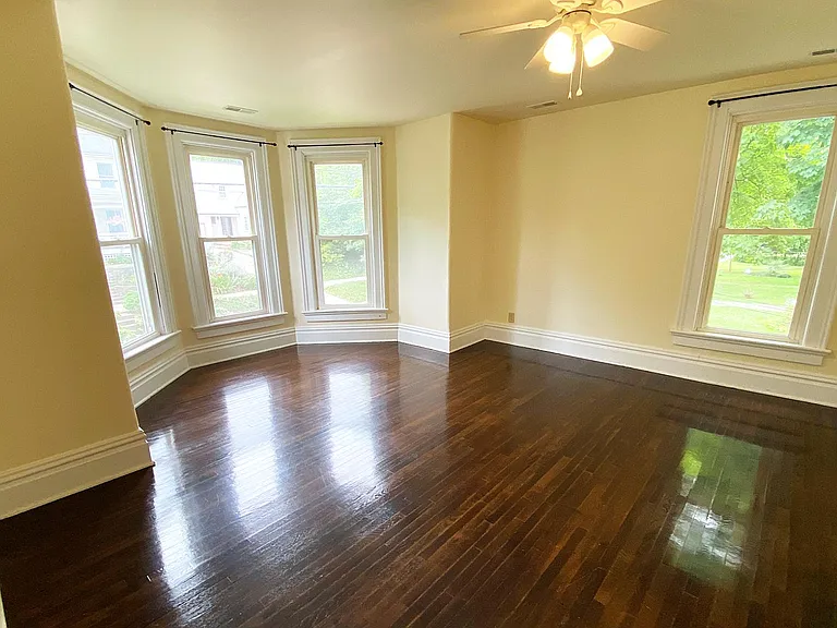 169 E State St — Photo 14