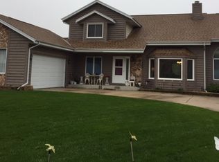7944 S 67th St, Franklin, WI 53132