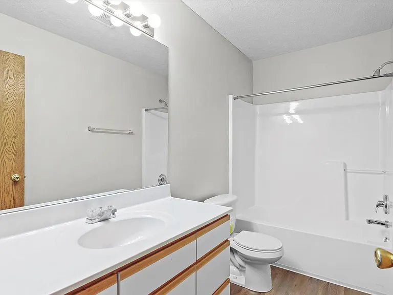 129 Crossing Dr — Photo 9
