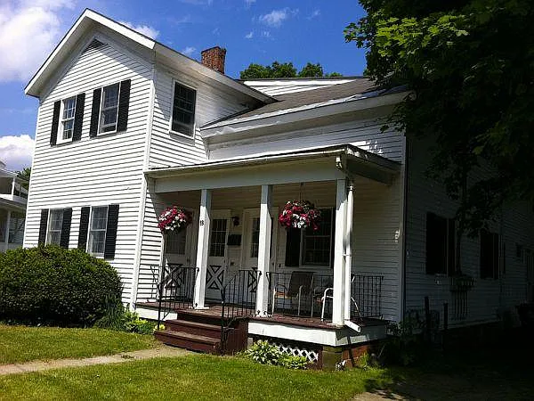 18 Glen St #3