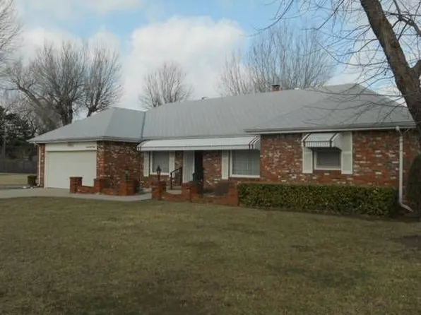 2430 N Roosevelt Ave, Wichita, KS 67220