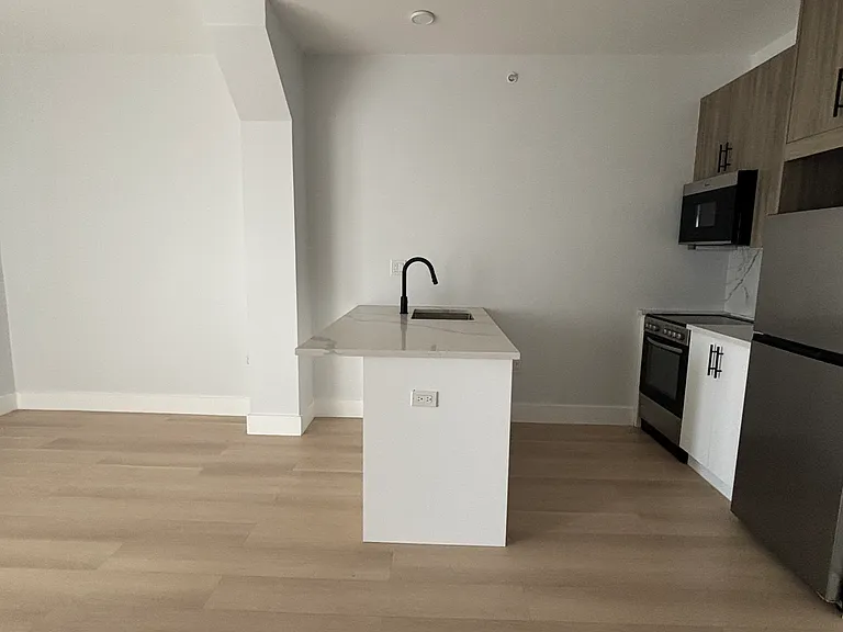 314-316 Forrest St #602.1 — Photo 2