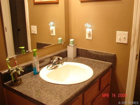 4th image of 22 E Falcon Dr