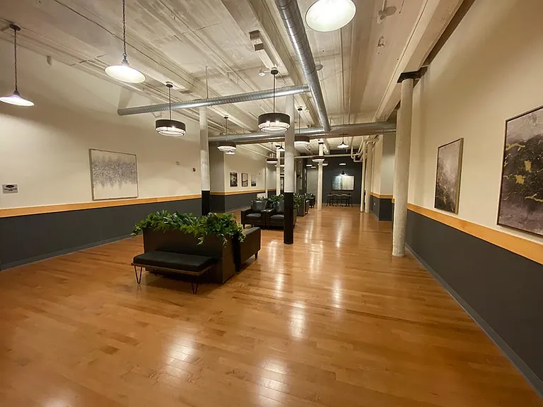 Lincoln Lofts — Photo 22